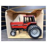 International 5288 Toy Tractor