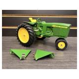 John Deere 3010/3020 toy tractor w/ extra fenders