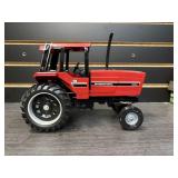 International 5088 Toy Tractor