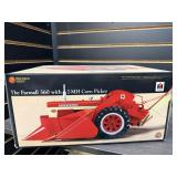 Farmall 560 w/ 2-MH Corn Picker Toy Tractor