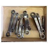 Ratcheting wrenches