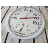 Outdoor thermometer