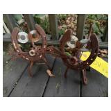 Horseshoe metal art cats (2)