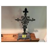 Metal cross decor