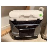 Igloo rolling cooler