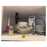 Kitchen lot, strainer, cheese grater, matches,