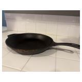 Lodge cast iron skillet