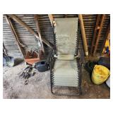 Folding lounge chair