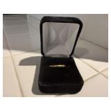 18 K gold wedding band