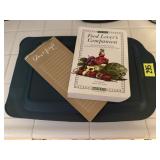 Pyrex covered baking dish, food lover