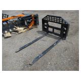 Giyi DHC 60' Skid Steer mount Pallet Fork