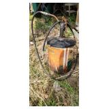 grease can with pump