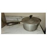 aluminum pot
