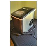 Crownful Ice maker