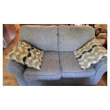 nice flexsteel loveseat