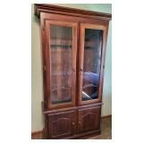 gun cabinet, locking, key included