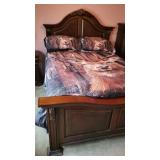 Broyhill Queen bed, mattresses