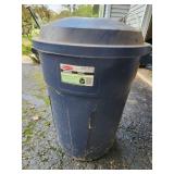 garbage can, cracked lid
