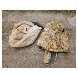 2 quilted dog kennel covers