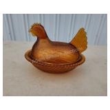 Vintage dark amber glass hen on nest 7 in covered