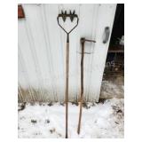 ANTIQUE VINTAGE WEEDING TOOLS