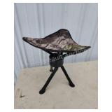 Camouflage tripod adjustable folding hunting seat