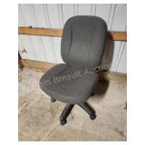 ROLLING SWIVEL OFFICE CHAIR