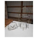 DECORATIVE BRUSHED CHROME PLATE AND NAPKIN HOLDER