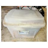 TOTE OF ASSORTED CRAFT BEADS