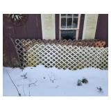 APPROX 6 SECTIONS PLASTIC LATTICE