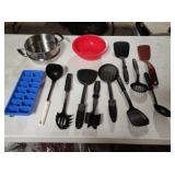 ASSORTED KITCHEN ITEMS