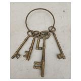 Decorative vintage cast iron skeleton keys