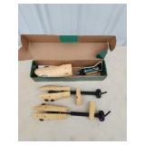 3 shoe stretchers