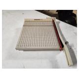 BOSTON 2612 PAPER CUTTER