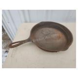 Antique vintage Wagner Ware 10.5-in cast iron