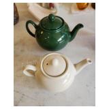 2 Pristine England ceramic teapots 2 Pristine England ceramic teapots