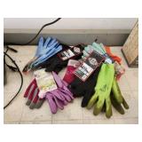Assorted work gloves Assorted work gloves