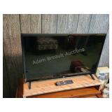LG 32 inch flat screen TV with remote LG 32 inch flat screen TV with remote