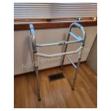 Rubbermaid aluminum folding adjustable walker