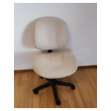 Rolling swivel adjustable office chair