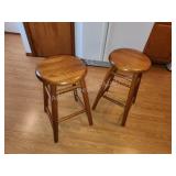 2 solid Oak 24-in bar stools