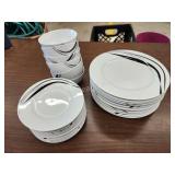 Assorted dining plates, salad plates, cereal Assorted dining plates, salad plates, cereal