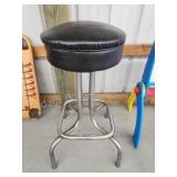 Vintage Chrome frame 30 in vinyl padded swivel Vintage Chrome frame 30 in vinyl padded swivel