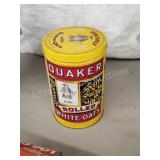 Vintage Quaker rolled white oats storage tin Vintage Quaker rolled white oats storage tin