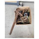 Box of sorted chain hooks, chain binder, chain, Box of sorted chain hooks, chain binder, chain,