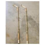 2 Easton Z-Carbon 100 hockey sticks, RH 2 Easton Z-Carbon 100 hockey sticks, RH