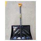 True Temper 18 in plastic snow shovel True Temper 18 in plastic snow shovel