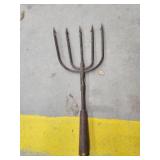 Antique vintage fishing spear head Antique vintage fishing spear head