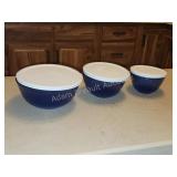 3 piece blue Pyrex glass storage bowl set