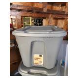 Homz 18 gallon storage tote, Gray